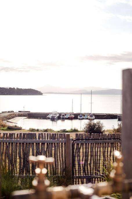Bed and Breakfast Bruny Boathouse Alonnah Екстер'єр фото